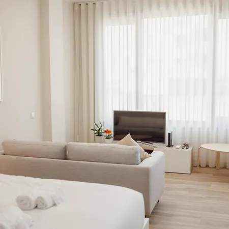 Trindade Deluxe By Hosty