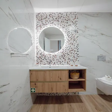 Trindade Deluxe By Hosty