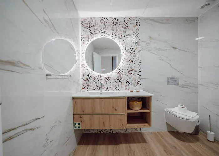 Trindade Deluxe By Hosty