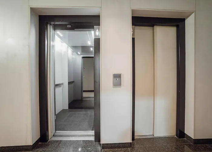 Trindade Deluxe By Hosty Oporto