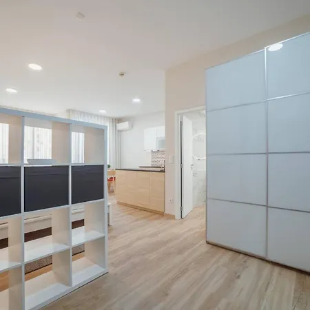 Trindade Deluxe By Hosty *