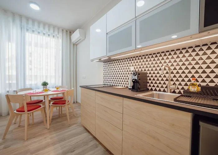 Trindade Deluxe By Hosty